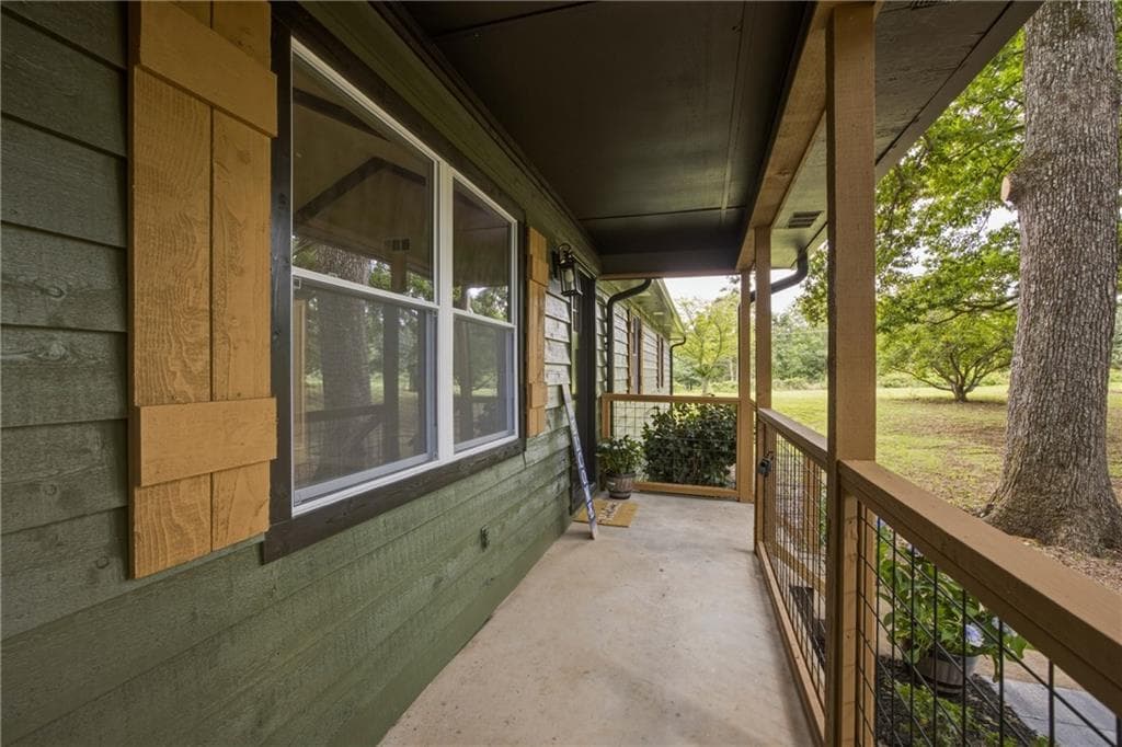 4 bedroom, 2 bathroom, 1,835 sq ft single family residence under contract at 1120 Kinnett Road, Covington, GA 30016 — photo 3