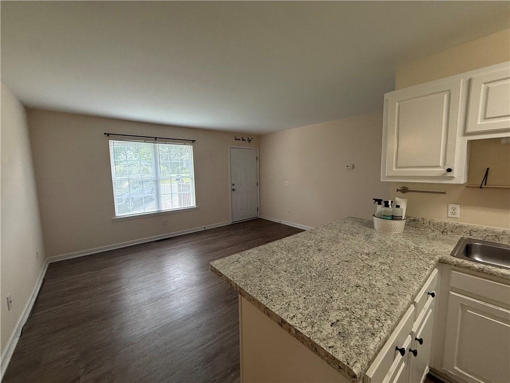 2 bedroom, 2 bathroom, 984 sq ft apartment for rent at 683 Grant Street I, Clarkesville, GA 30523 for $1,400 a month — photo 2