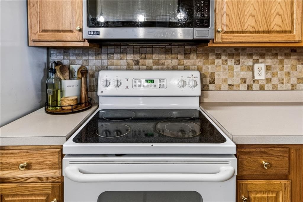 2 bedroom, 2 bathroom, 1,314 sq ft townhouse for sale at 172 Camry Lane, Grayson, GA 30017 — photo 5