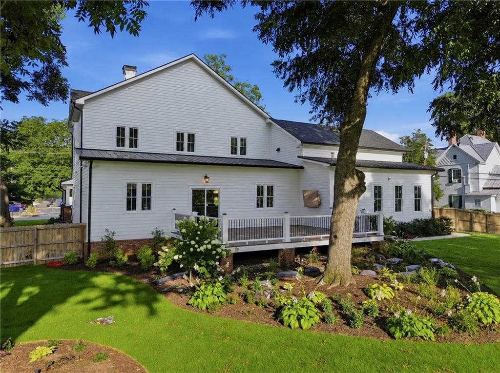 4 bedroom, 5 bathroom, 5,452 sq ft single family residence for sale at 127 Griffin Street, Mcdonough, GA 30253 — photo 3