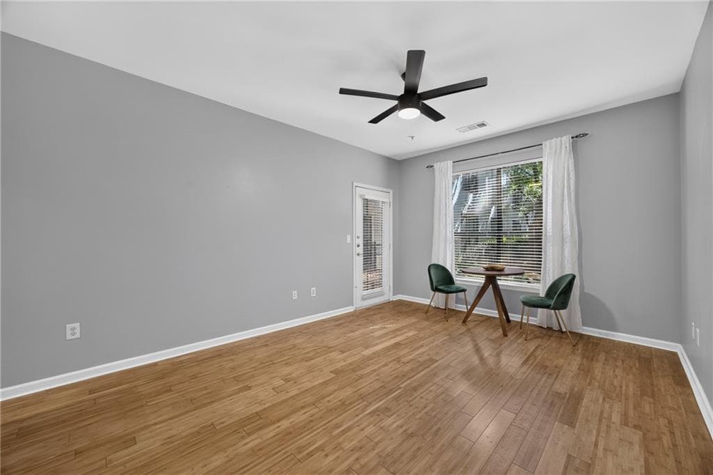 2 bedroom, 1 bathroom, 895 sq ft condominium for sale at 821 Ralph Mcgill Boulevard 3137, Atlanta, GA 30306 — photo 10
