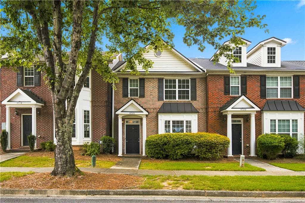 2 bedroom, 3 bathroom, 1,479 sq ft townhouse under contract at 4721 Liberty Square Drive, Acworth, GA 30101