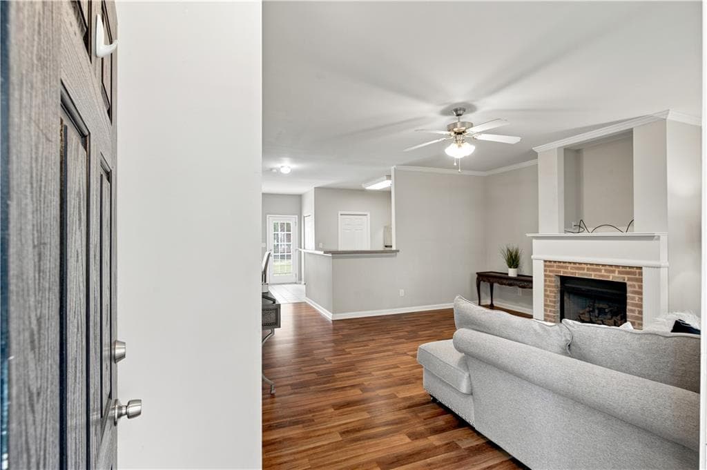 2 bedroom, 3 bathroom, 1,479 sq ft townhouse under contract at 4721 Liberty Square Drive, Acworth, GA 30101 — photo 2