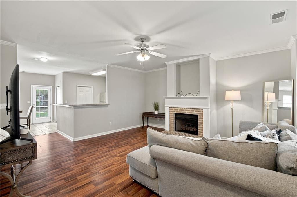 2 bedroom, 3 bathroom, 1,479 sq ft townhouse under contract at 4721 Liberty Square Drive, Acworth, GA 30101 — photo 3