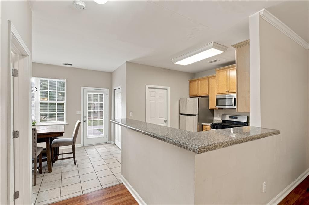 2 bedroom, 3 bathroom, 1,479 sq ft townhouse under contract at 4721 Liberty Square Drive, Acworth, GA 30101 — photo 8