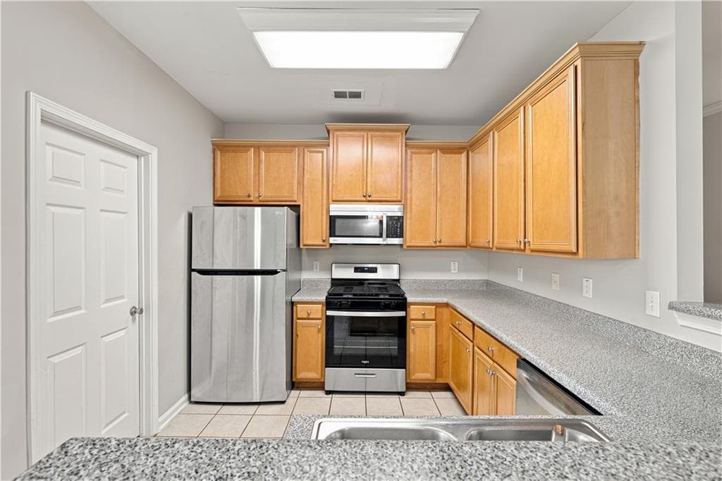 2 bedroom, 3 bathroom, 1,479 sq ft townhouse under contract at 4721 Liberty Square Drive, Acworth, GA 30101 — photo 10