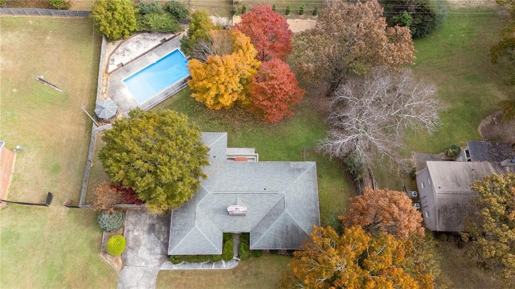 6 bedroom, 4 bathroom, 5,196 sq ft single family residence for sale at 127 Windsor Drive, Calhoun, GA 30701 — photo 5