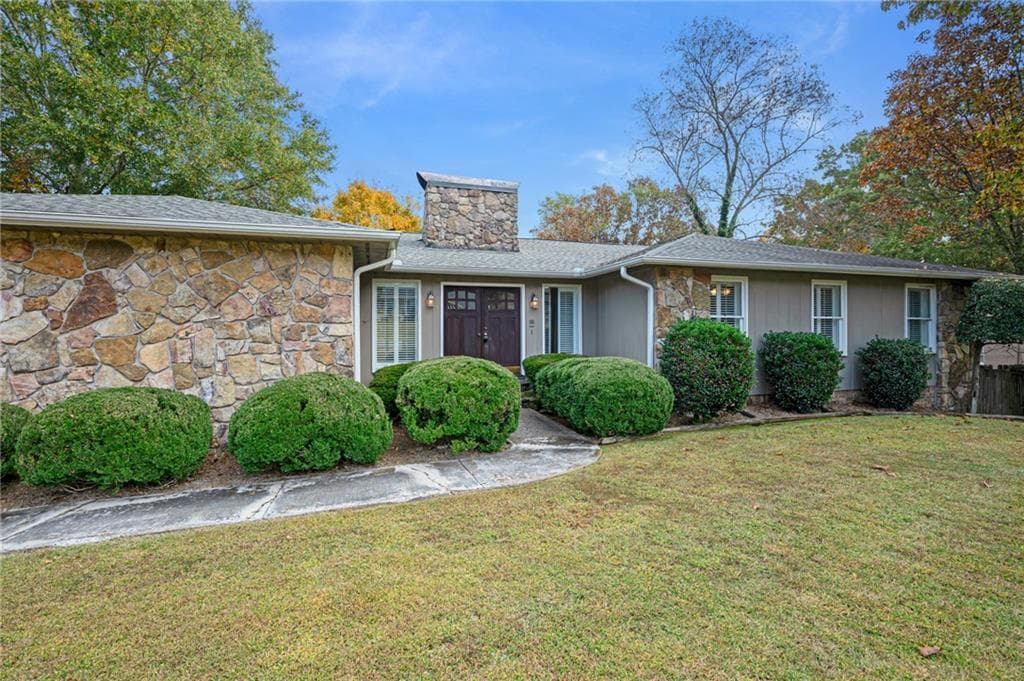 6 bedroom, 4 bathroom, 5,196 sq ft single family residence for sale at 127 Windsor Drive, Calhoun, GA 30701 — photo 7