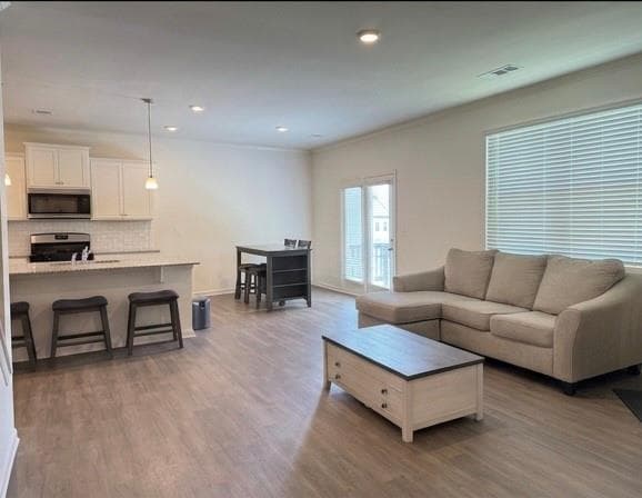 5 bedroom, 3 bathroom, 2,539 sq ft single family residence for sale at 5634 Cricket Melody Lane, Flowery Branch, GA 30542 — photo 6
