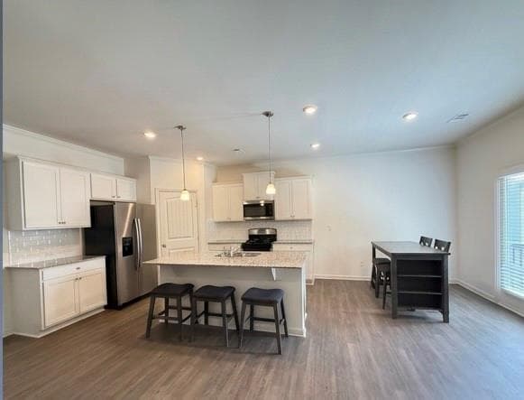 5 bedroom, 3 bathroom, 2,539 sq ft single family residence for sale at 5634 Cricket Melody Lane, Flowery Branch, GA 30542 — photo 7