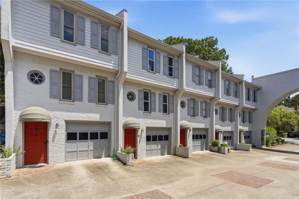 3 bedroom, 3 bathroom, 1,238 sq ft townhouse for rent at 856 Saint Charles Avenue 8, Atlanta, GA 30306 for $3,550 a month — photo 2