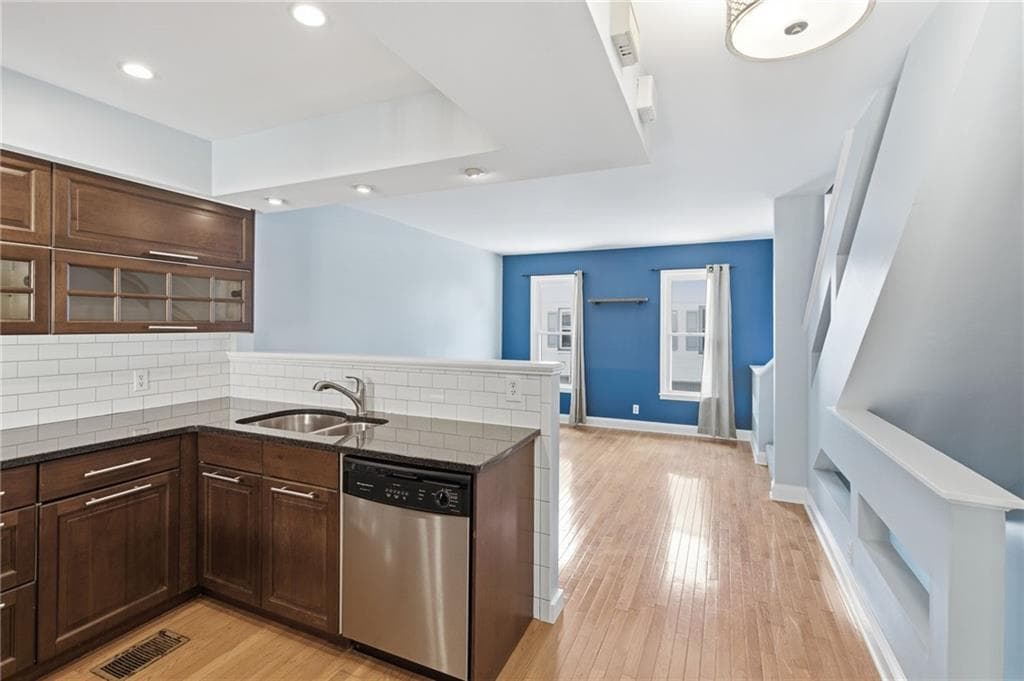 3 bedroom, 3 bathroom, 1,238 sq ft townhouse for rent at 856 Saint Charles Avenue 8, Atlanta, GA 30306 for $3,550 a month — photo 8