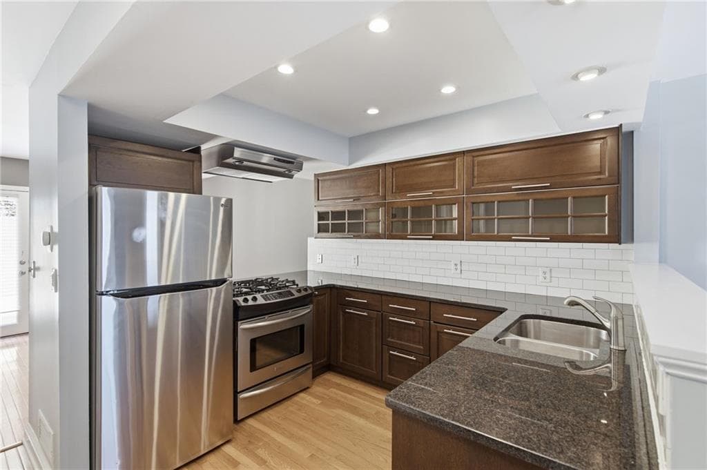 3 bedroom, 3 bathroom, 1,238 sq ft townhouse for rent at 856 Saint Charles Avenue 8, Atlanta, GA 30306 for $3,550 a month — photo 9