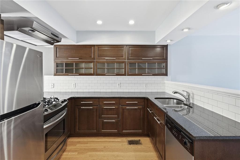 3 bedroom, 3 bathroom, 1,238 sq ft townhouse for rent at 856 Saint Charles Avenue 8, Atlanta, GA 30306 for $3,550 a month — photo 10