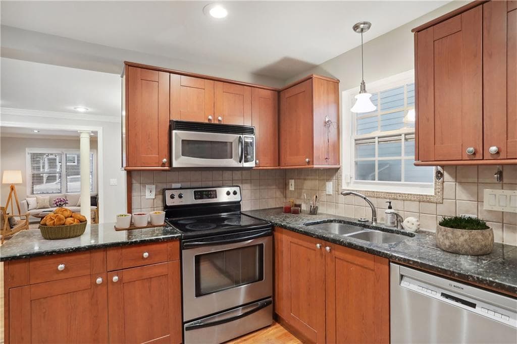 4 bedroom, 4 bathroom, 3,102 sq ft single family residence for rent at 99 Bates Avenue, Atlanta, GA 30317 for $3,850 a month — photo 9