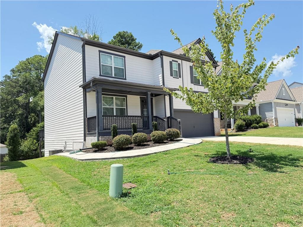 5 bedroom, 3 bathroom, 2,539 sq ft single family residence for sale at 5634 Cricket Melody Lane, Flowery Branch, GA 30542 — photo 2