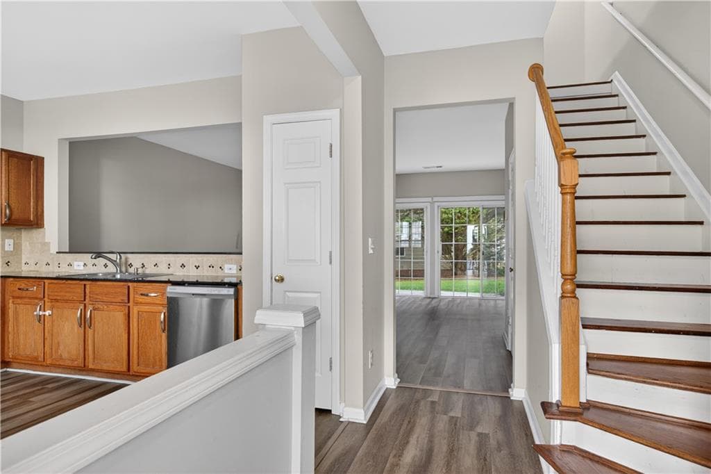 3 bedroom, 3 bathroom, 1,370 sq ft townhouse for rent at 4645 Valais Court 92, Johns Creek, GA 30022 for $2,000 a month — photo 3