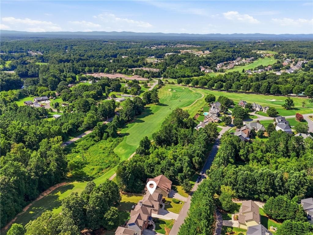 6 bedroom, 4 bathroom, 4,397 sq ft single family residence under contract at 6360 Hampton Rock Lane, Cumming, GA 30041 — photo 4