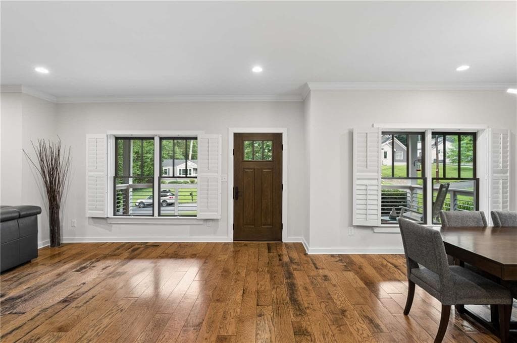 5 bedroom, 4 bathroom, 3,056 sq ft single family residence under contract at 1320 Arnold Avenue, Atlanta, GA 30324 — photo 4