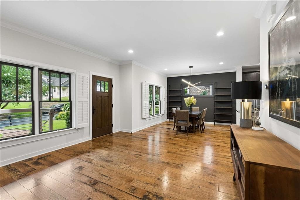 5 bedroom, 4 bathroom, 3,056 sq ft single family residence under contract at 1320 Arnold Avenue, Atlanta, GA 30324 — photo 5