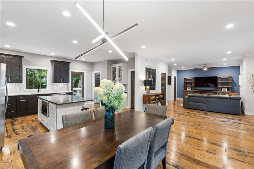 5 bedroom, 4 bathroom, 3,056 sq ft single family residence under contract at 1320 Arnold Avenue, Atlanta, GA 30324 — photo 7