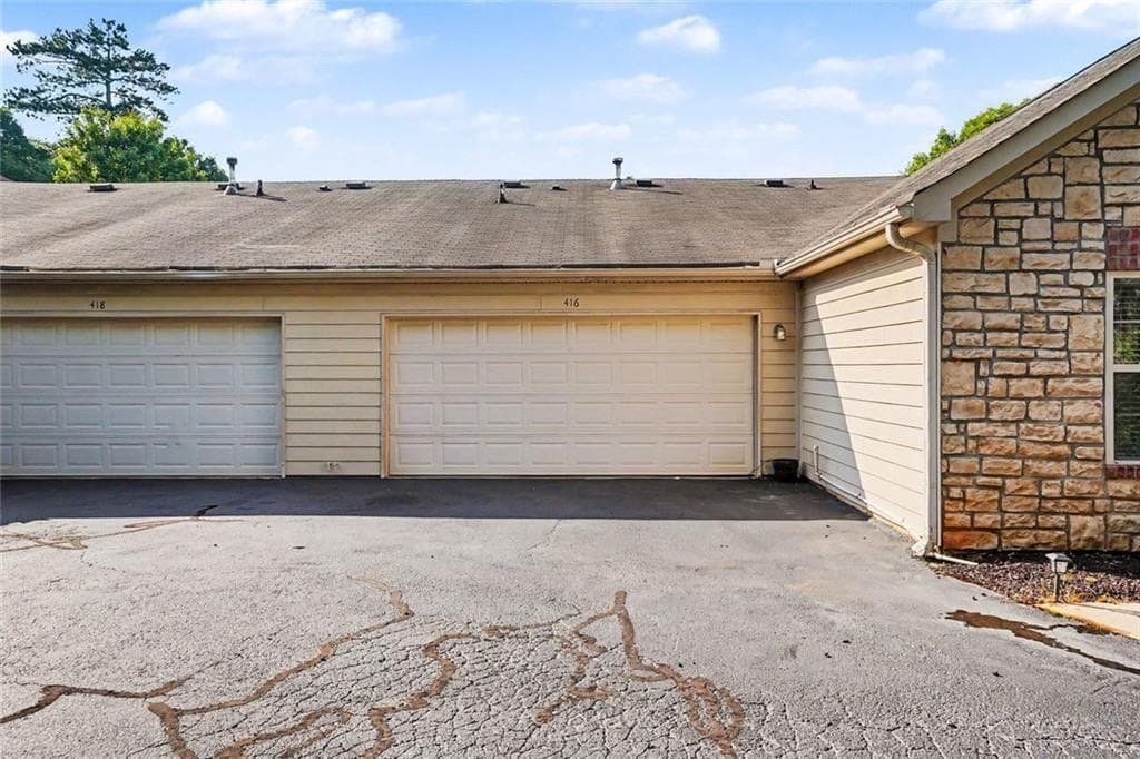 2 bedroom, 2 bathroom, 1,895 sq ft condominium for sale at 416 Kenley Court, Mcdonough, GA 30253 — photo 8
