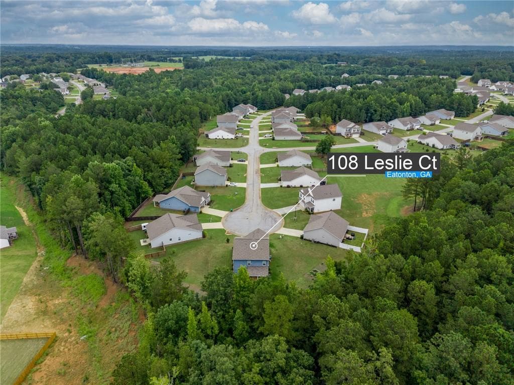 4 bedroom, 3 bathroom, 2,600 sq ft single family residence for sale at 108 Leslie Court, Eatonton, GA 31024 — photo 2