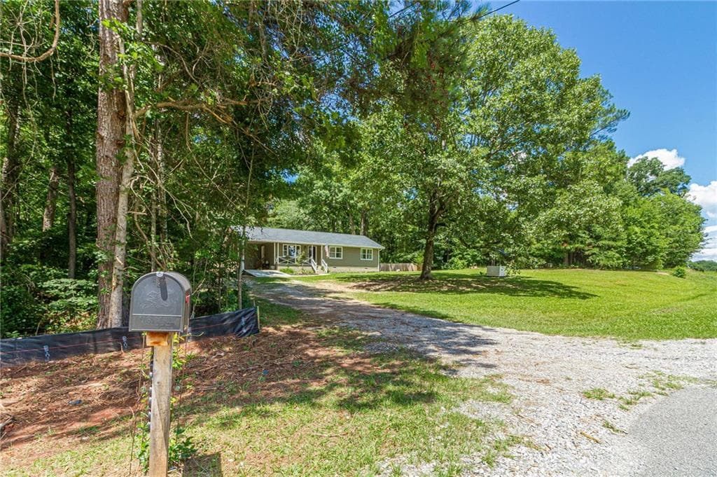 3 bedroom, 2 bathroom, 1,182 sq ft single family residence under contract at 2888 Whitney Road, Monroe, GA 30655 — photo 2