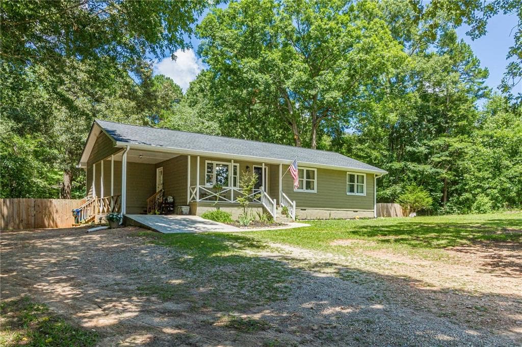 3 bedroom, 2 bathroom, 1,182 sq ft single family residence under contract at 2888 Whitney Road, Monroe, GA 30655 — photo 3