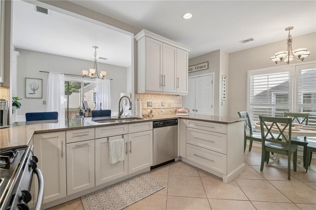 3 bedroom, 3 bathroom, 1,804 sq ft single family residence for sale at 500 Rosedown Way, Johns Creek, GA 30022 — photo 10
