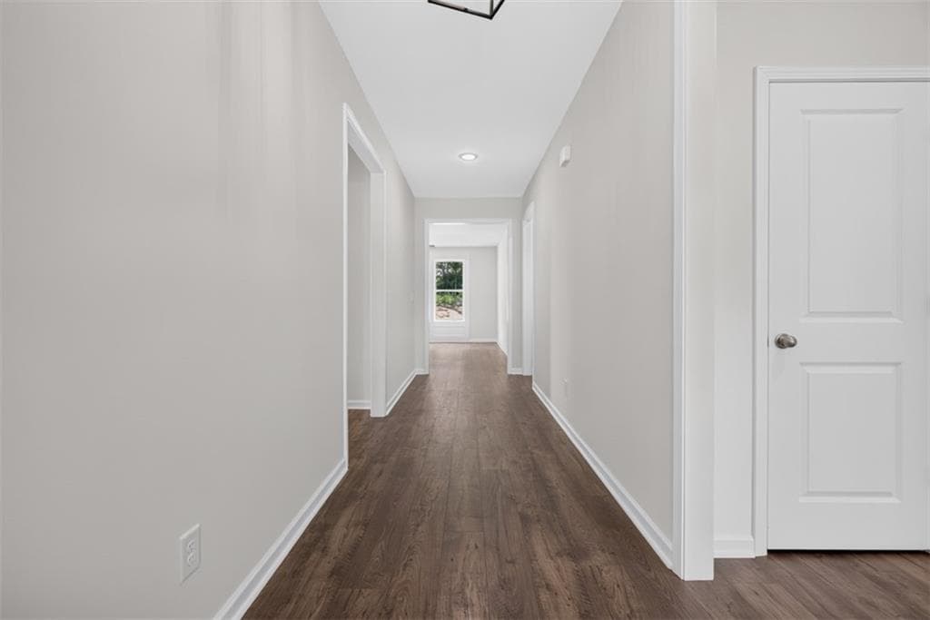 3 bedroom, 2 bathroom, 1,659 sq ft single family residence for sale at 2020 Oconee Bluff Drive, Athens, GA 30601 — photo 5