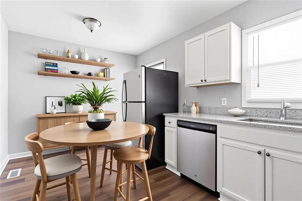 3 bedroom, 2 bathroom, 1,160 sq ft single family residence for sale at 977 Moreland Drive, Atlanta, GA 30315 — photo 5