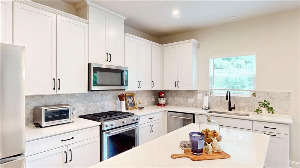 4 bedroom, 3 bathroom, 2,588 sq ft single family residence for sale at 24 Dovecrest Way, Acworth, GA 30101 — photo 3