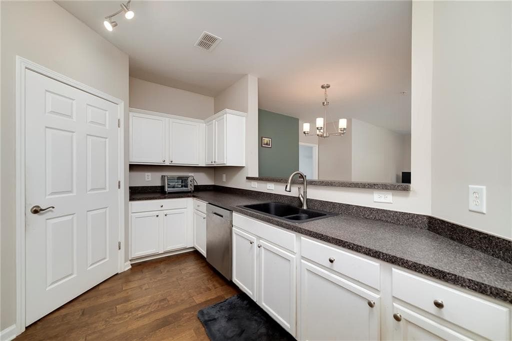 2 bedroom, 2 bathroom, 1,209 sq ft condominium for sale at 1975 Nocturne Drive 2107, Alpharetta, GA 30009 — photo 5
