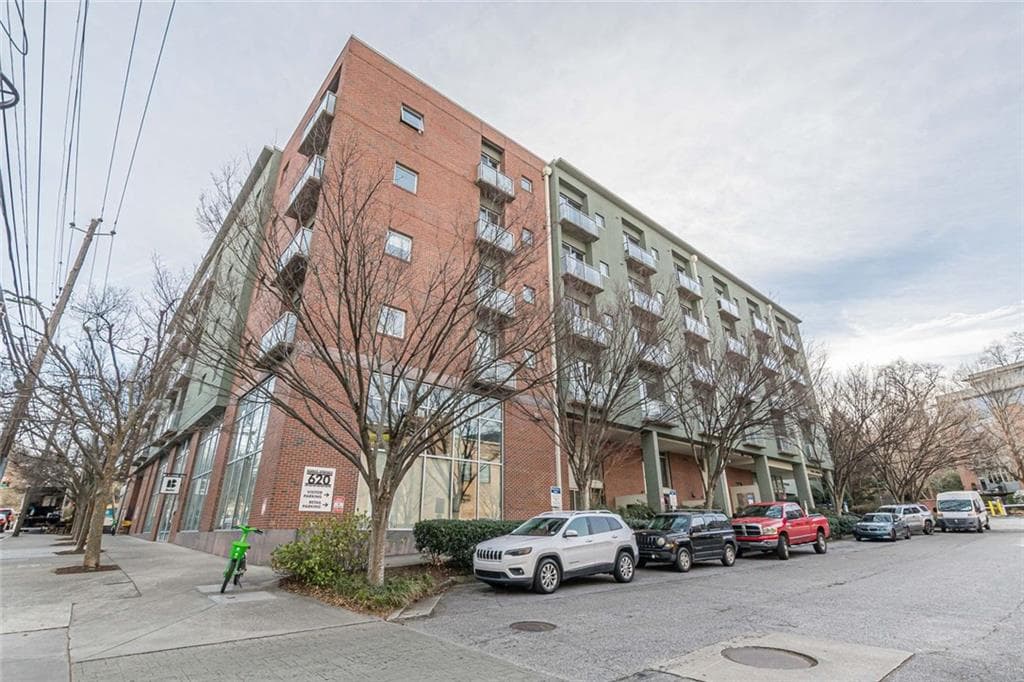 1 bedroom, 1 bathroom, 695 sq ft condominium for rent at 620 Glen Iris Drive 501, Atlanta, GA 30308 for $1,795 a month — photo 1 of 94
