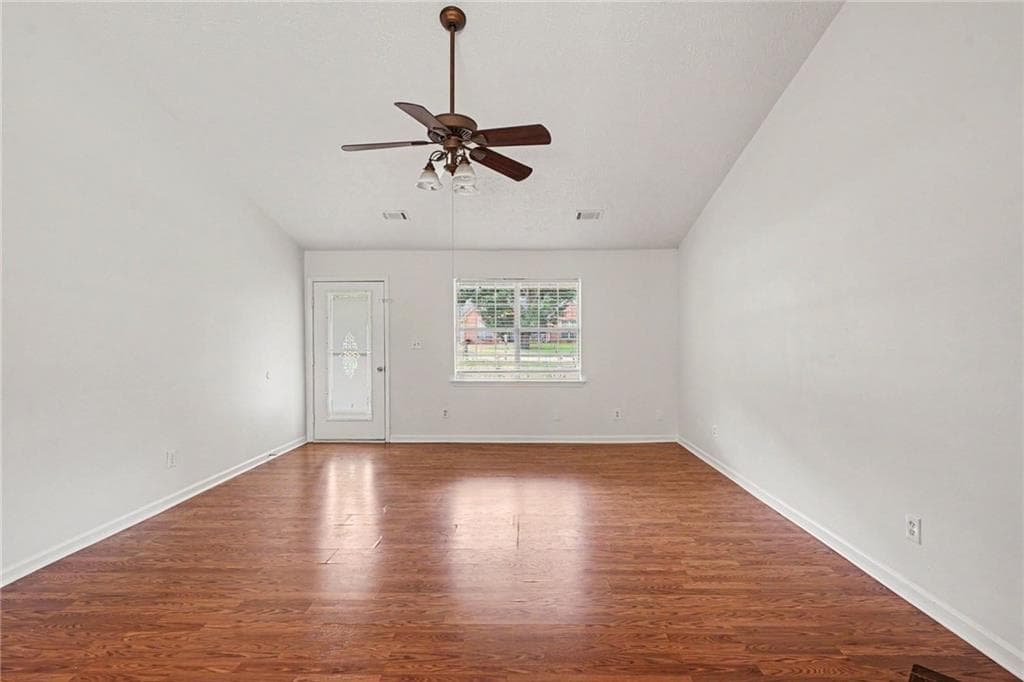 4 bedroom, 2 bathroom, 1,864 sq ft single family residence under contract at 3 Bonnie Glen Lane, Hampton, GA 30228 — photo 5