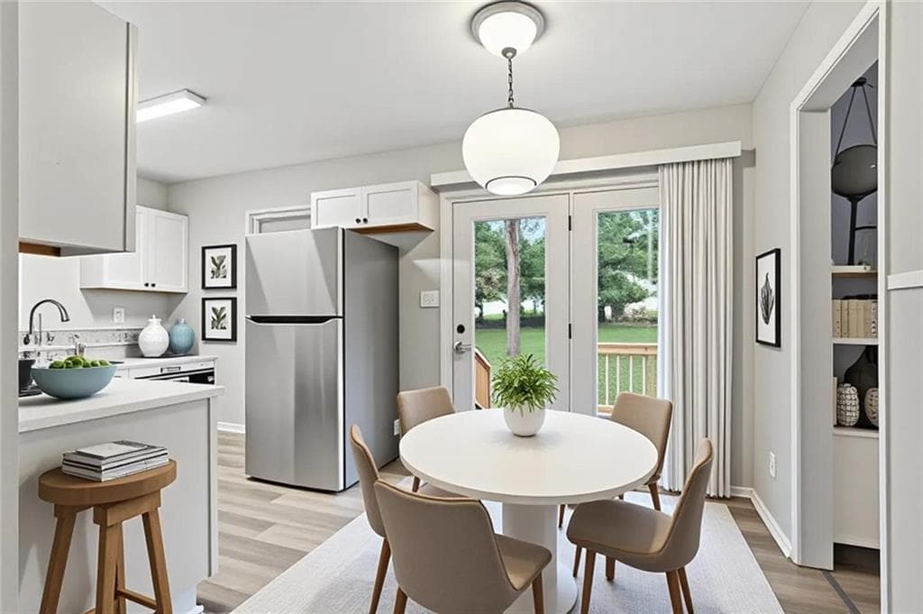 3 bedroom, 1 bathroom, 1,225 sq ft single family residence for sale at 341 Roxbury Drive, Riverdale, GA 30274 — photo 5