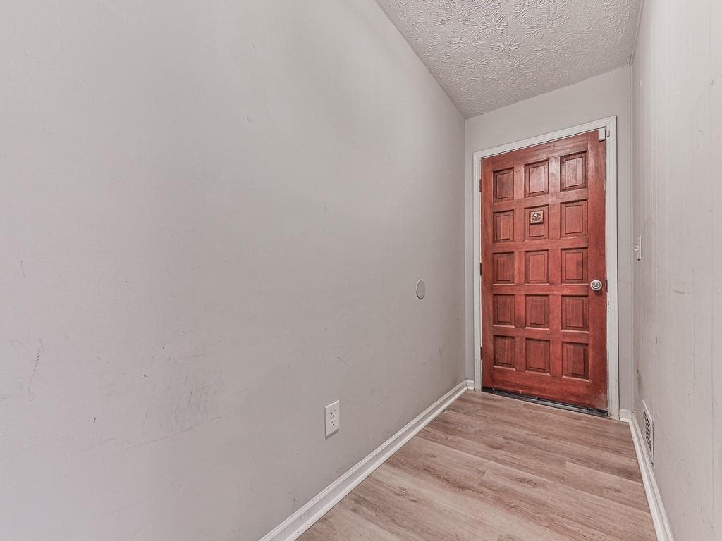 3 bedroom, 2 bathroom, 3,124 sq ft single family residence under contract at 4679 Hardwood Road, Stone Mountain, GA 30083 — photo 3