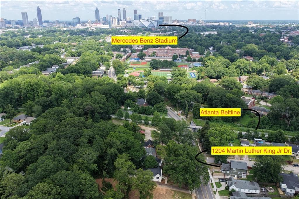 4 bedroom, 3 bathroom, 2,636 sq ft single family residence for sale at 1204 Martin Luther King Junior Drive, Atlanta, GA 30314 — photo 2