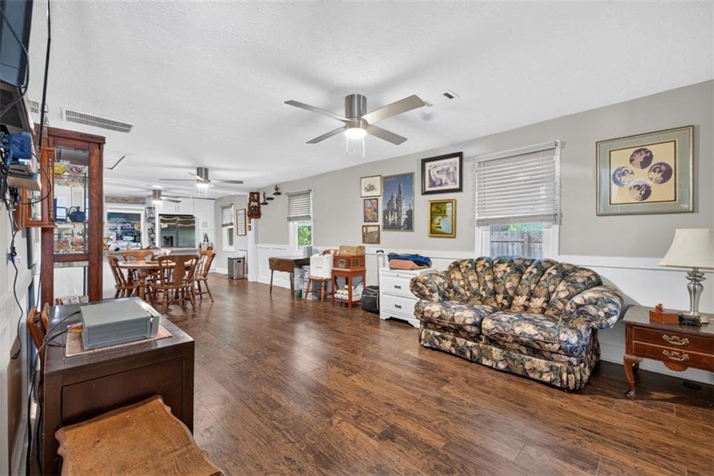 3 bedroom, 2 bathroom, 1,276 sq ft single family residence for sale at 421 Maple Lane, Monroe, GA 30655 — photo 5