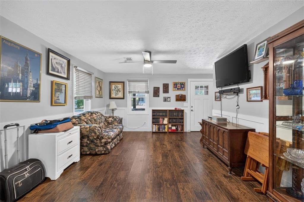3 bedroom, 2 bathroom, 1,276 sq ft single family residence for sale at 421 Maple Lane, Monroe, GA 30655 — photo 7