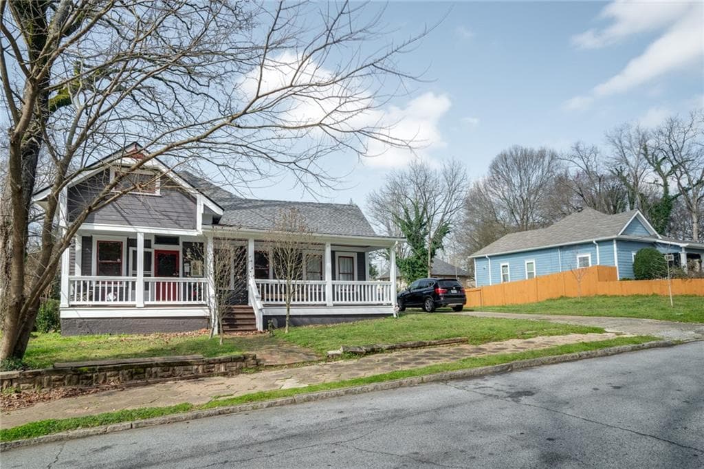 3 bedroom, 2 bathroom, 2,012 sq ft single family residence for rent at 1433 Desoto Avenue, Atlanta, GA 30310 for $2,600 a month — photo 2