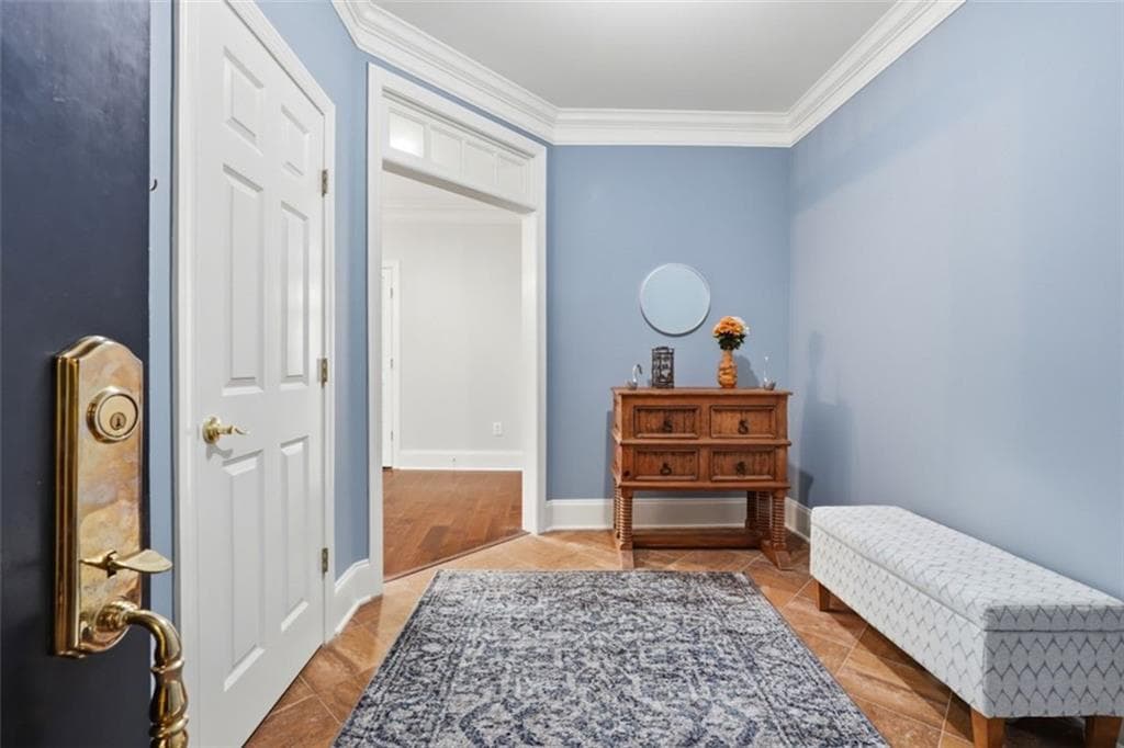 3 bedroom, 2 bathroom, 1,678 sq ft condominium under contract at 4100 Paces Walk 1102, Atlanta, GA 30339 — photo 4