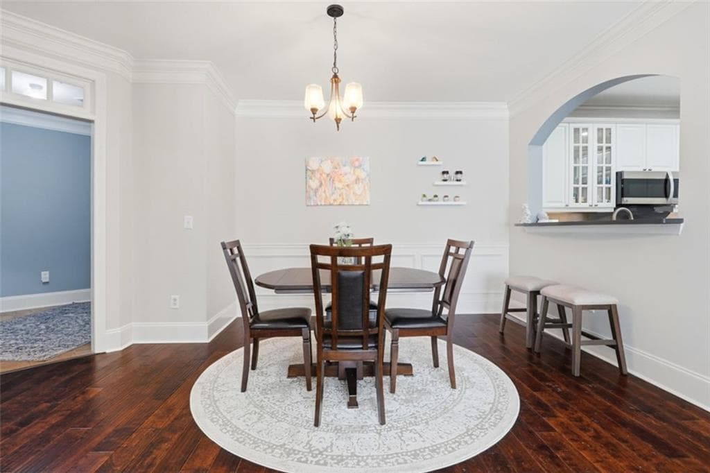 3 bedroom, 2 bathroom, 1,678 sq ft condominium under contract at 4100 Paces Walk 1102, Atlanta, GA 30339 — photo 5