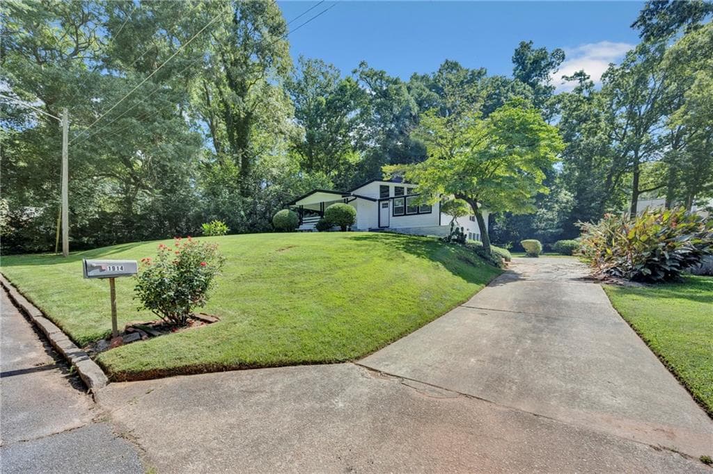 4 bedroom, 3 bathroom, 1,566 sq ft single family residence for sale at 1914 Normal Street, Decatur, GA 30032 — photo 3