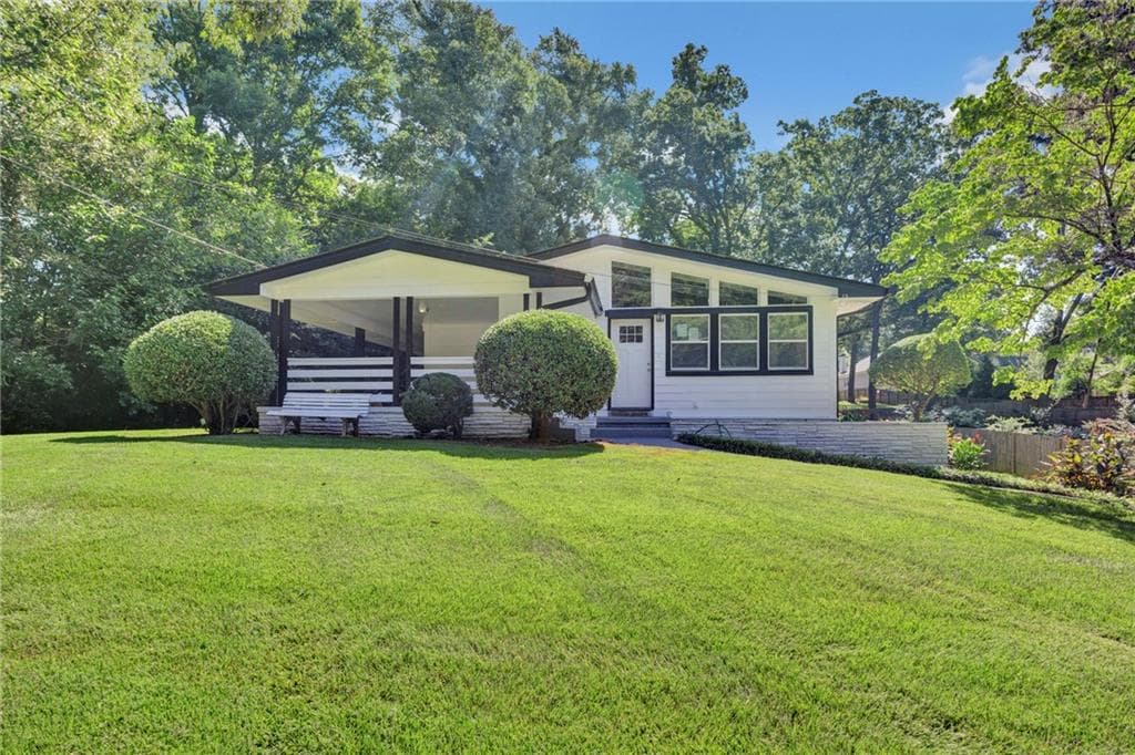 4 bedroom, 3 bathroom, 1,566 sq ft single family residence for sale at 1914 Normal Street, Decatur, GA 30032 — photo 4