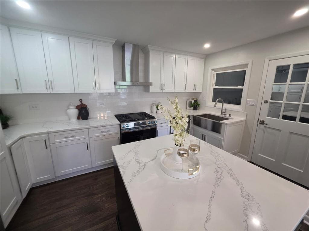 4 bedroom, 3 bathroom, 2,779 sq ft single family residence under contract at 3833 Leander Court, Tucker, GA 30084 — photo 4