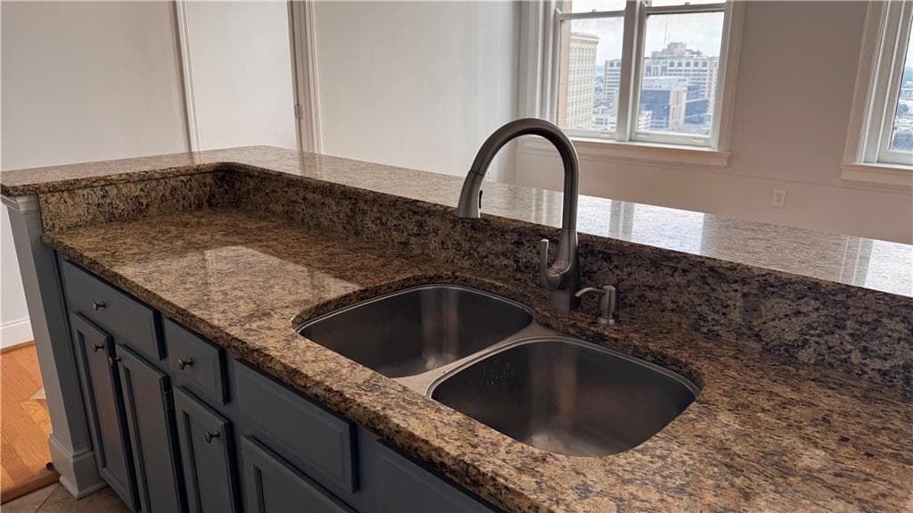 2 bedroom, 2 bathroom, 954 sq ft condominium for sale at 32 Peachtree Street 1506, Atlanta, GA 30303 — photo 9