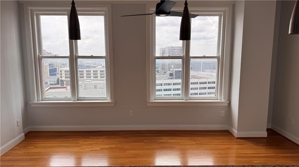 2 bedroom, 2 bathroom, 954 sq ft condominium for sale at 32 Peachtree Street 1506, Atlanta, GA 30303 — photo 5