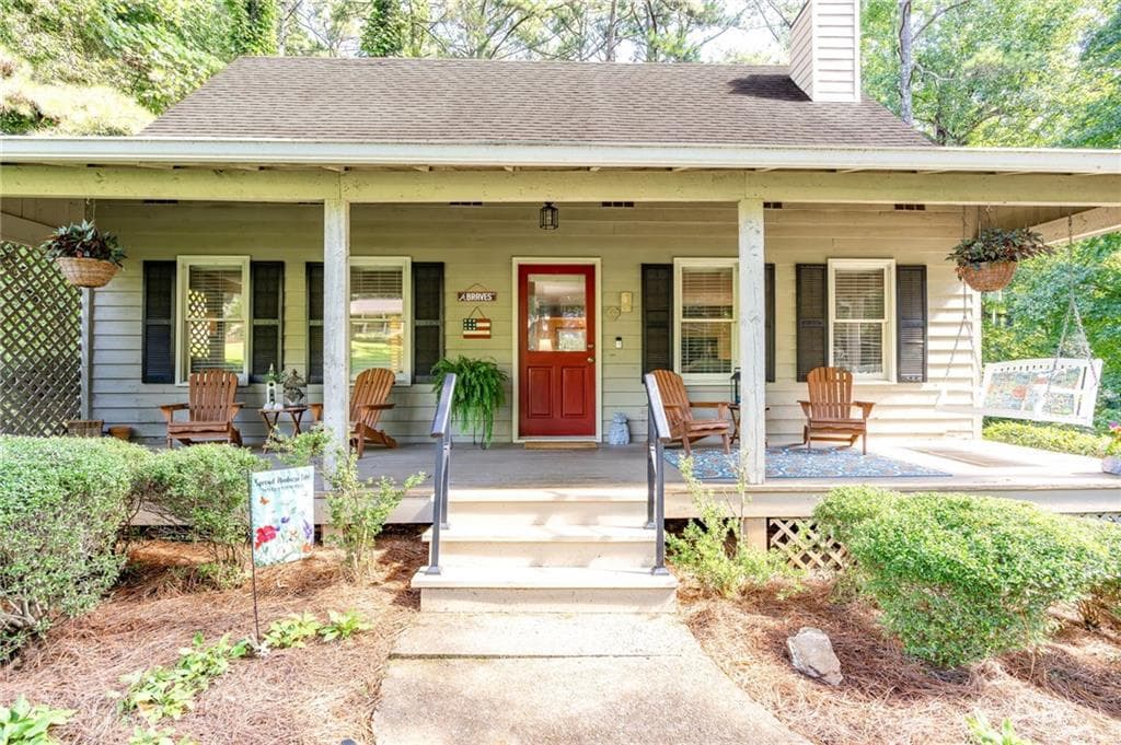 3 bedroom, 2 bathroom, 1,619 sq ft single family residence for sale at 3922 Butterfield Drive, Kennesaw, GA 30152 — photo 2